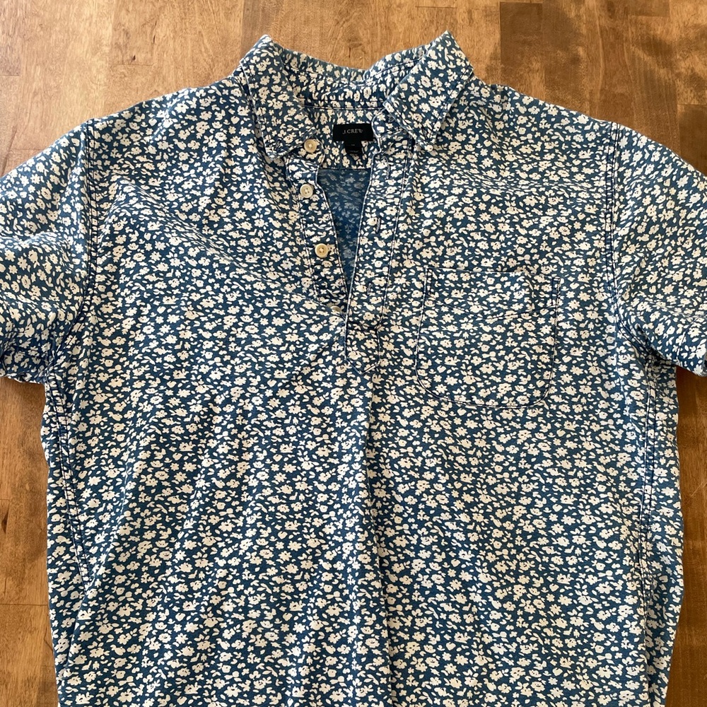 Barely worn popover, great vibe.